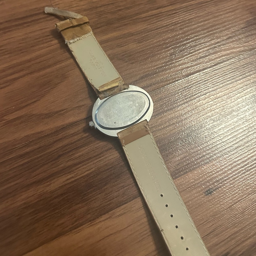 VTG 90’s Louis Vuitton Watch - Picture 7 of 10